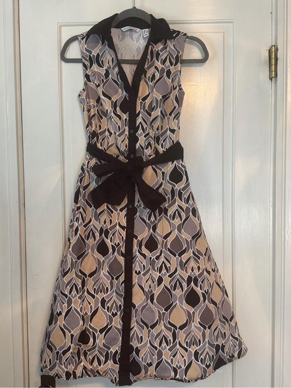 Isaac Mizrahi Sleeveless Geometric Print Shirt Dress in Black, Beige, Gray